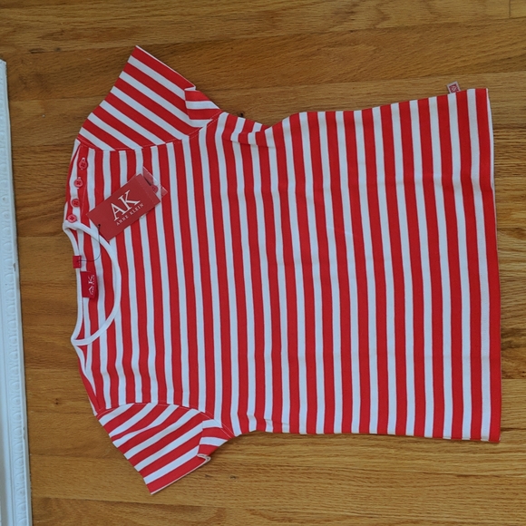 Ann Klein T Shirt. Size P/S. NWT